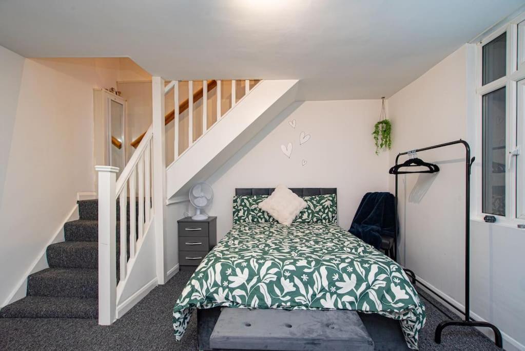 Watford Central Serviced Apartments Ngoại thất bức ảnh