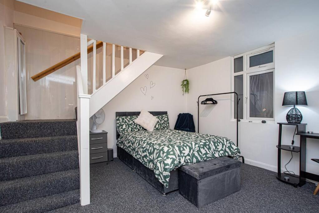 Watford Central Serviced Apartments Ngoại thất bức ảnh